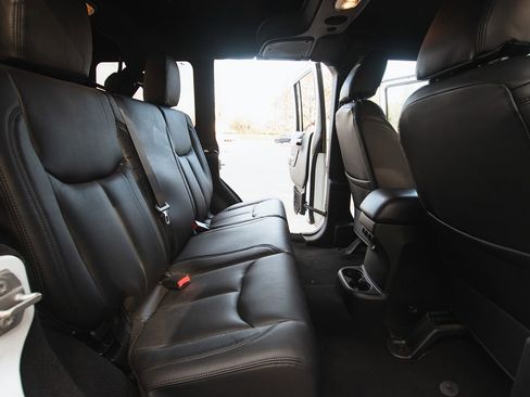 Used 2018 Jeep Wrangler Unlimited Sport S image 27