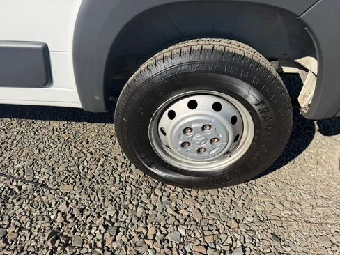 Used 2018 RAM ProMaster 2500 FWD image 9