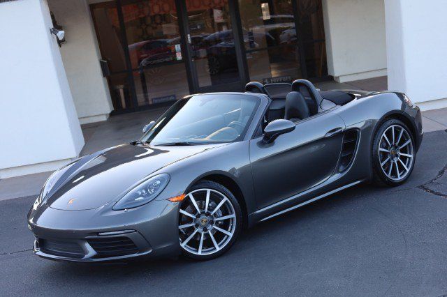 Used 2017 Porsche 718 Boxster RWD image 4