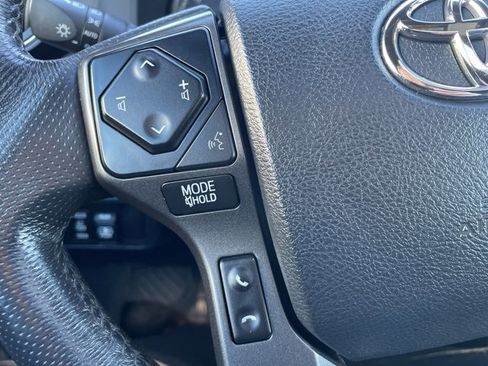 Used 2017 Toyota Tacoma TRD Sport image 21