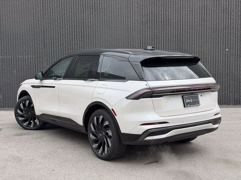 New 2026 Lincoln Nautilus Reserve w/ Jet Appearance Package image 5