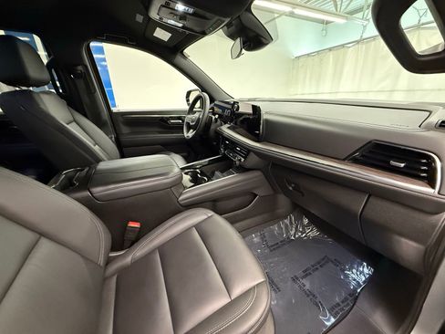 Used 2025 Chevrolet Tahoe LT image 8