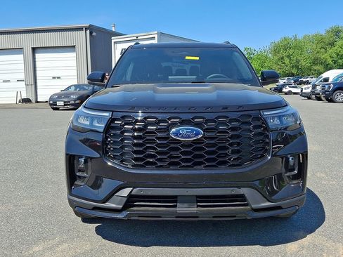 Used 2025 Ford Explorer ST-Line w/ Premium Package AWD/4WD image 2