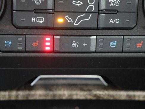 Used 2019 Ford F250 Lariat w/ Lariat Value Package image 28