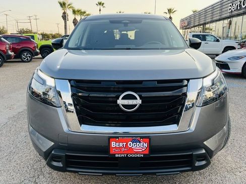 Certified 2025 Nissan Pathfinder S image 2