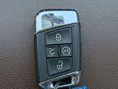 Used 2023 Volkswagen Atlas SE w/ Black Wheel Package FWD image 35
