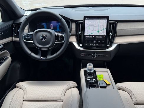 New 2026 Volvo XC90 T8 Ultra w/ Protection Package Premier AWD/4WD image 10