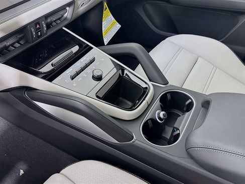 New 2026 Porsche Cayenne Coupe image 21