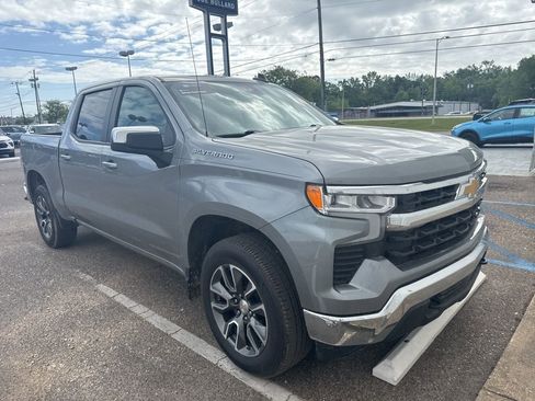 Used 2023 Chevrolet Silverado 1500 LT image 3