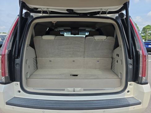 Used 2015 Cadillac Escalade Luxury RWD image 14