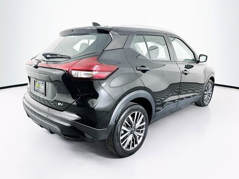 Used 2024 Nissan Kicks SV image 9