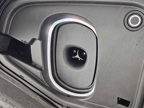 New 2026 Cadillac Optiq Luxury 1 image 22