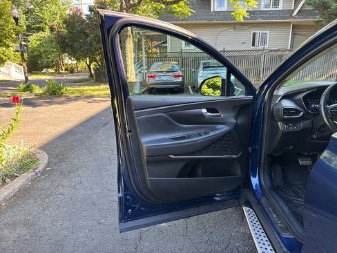 Used 2019 Hyundai Santa Fe Limited FWD image 4