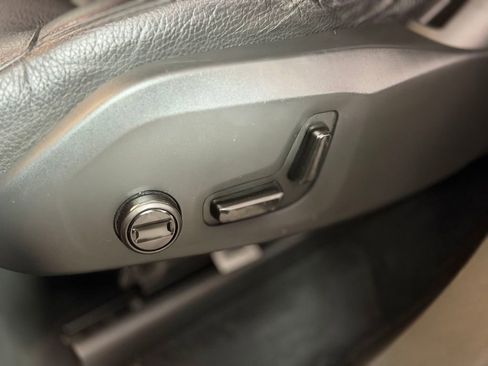 Used 2020 Volvo XC90 T6 Momentum w/ Protection Package Premier image 18