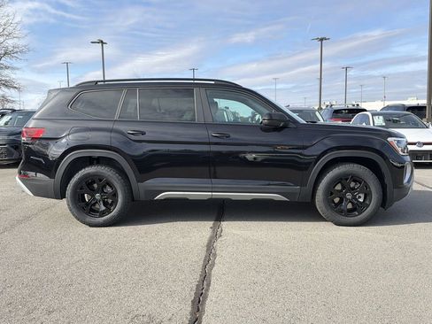 New 2026 Volkswagen Atlas Peak Edition image 6