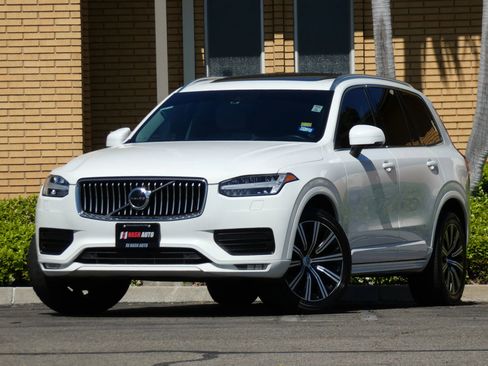Used 2020 Volvo XC90 T6 Momentum image 4