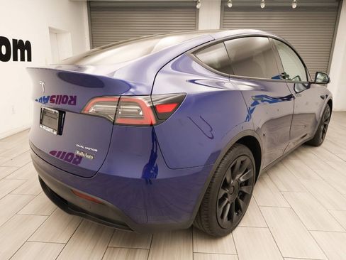 Used 2022 Tesla Model Y Long Range AWD/4WD image 5