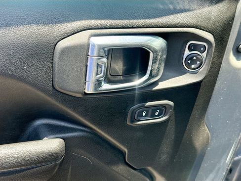 Certified 2023 Jeep Wrangler Unlimited AWD/4WD image 19