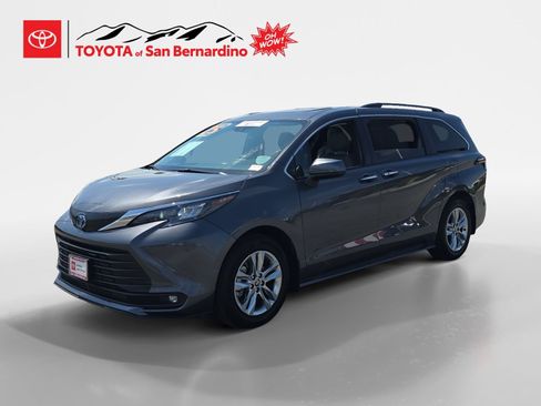 Certified 2025 Toyota Sienna XLE w/ XLE Plus Package AWD/4WD image 1