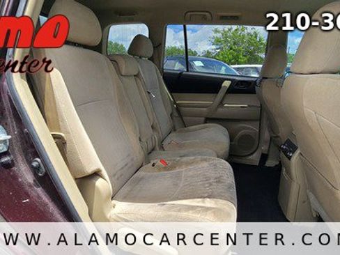 Used 2013 Toyota Highlander FWD image 17