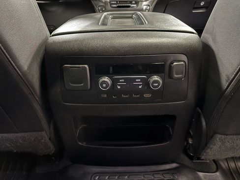 Used 2019 GMC Yukon XL SLT w/ Open Road Package image 21