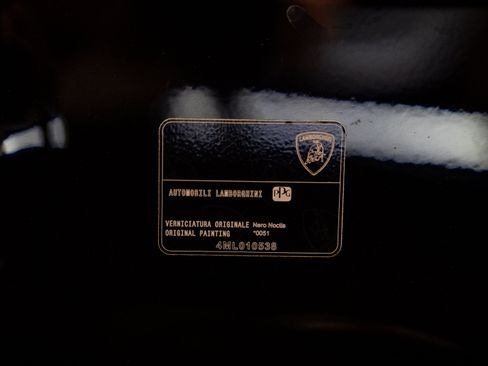 Used 2025 Lamborghini Urus SE AWD/4WD image 50