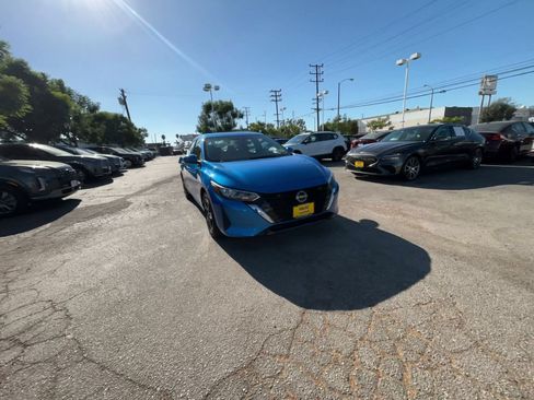 Used 2025 Nissan Sentra SV FWD image 3
