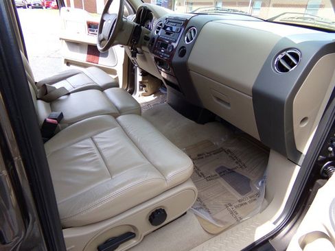 Used 2005 Ford F150 Lariat image 24