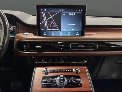 Used 2022 Lincoln Aviator Grand Touring AWD/4WD image 13