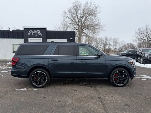 Used 2022 Ford Expedition Max Limited image 3