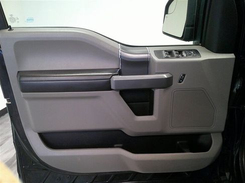 Used 2018 Ford F150 XLT w/ Equipment Group 302A Luxury image 32