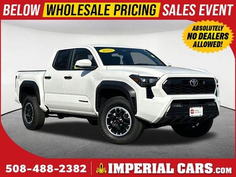Certified 2025 Toyota Tacoma TRD Off-Road image 1