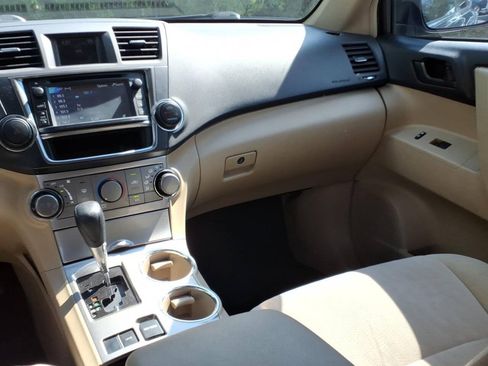Used 2013 Toyota Highlander FWD image 14
