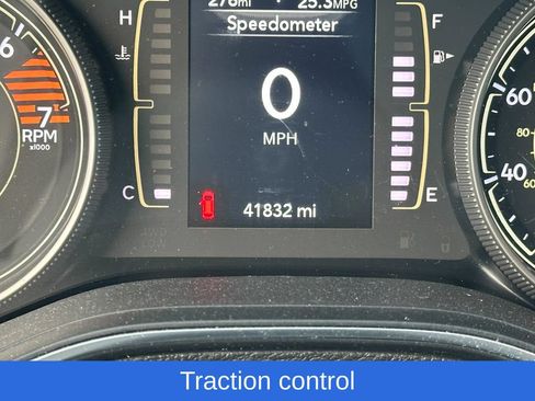 Used 2021 Jeep Cherokee Latitude Plus AWD/4WD image 3