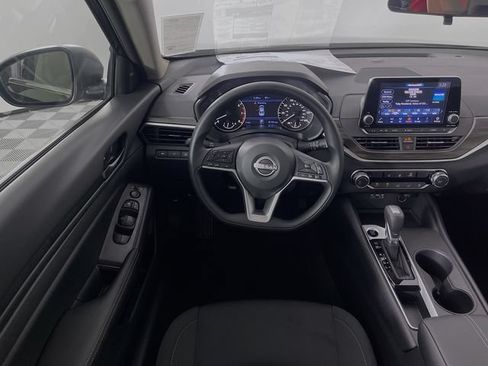 New 2026 Nissan Altima 2.5 SV FWD image 15