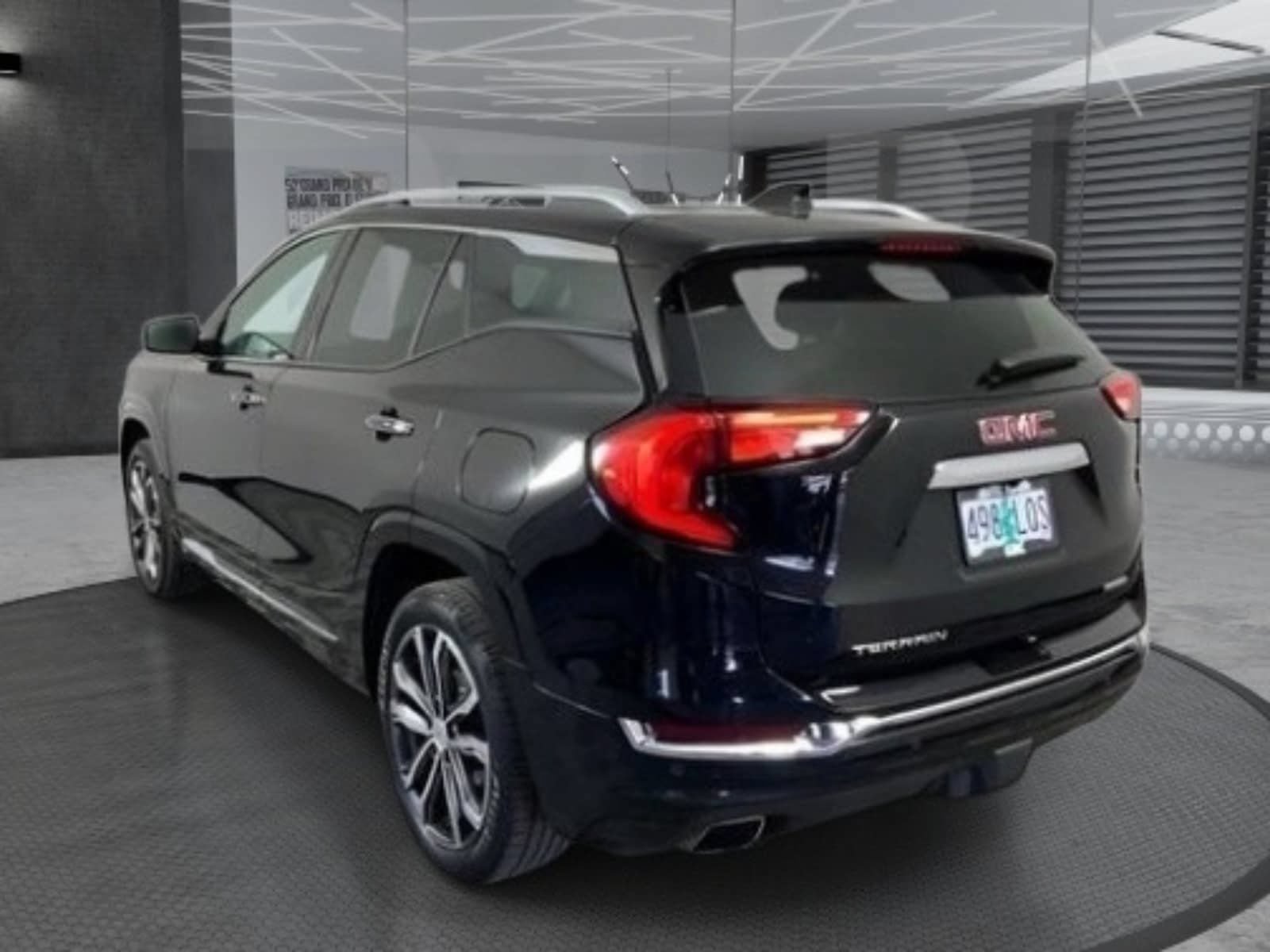 Used 2018 GMC Terrain Denali w/ Advanced Safety Package AWD/4WD image 7