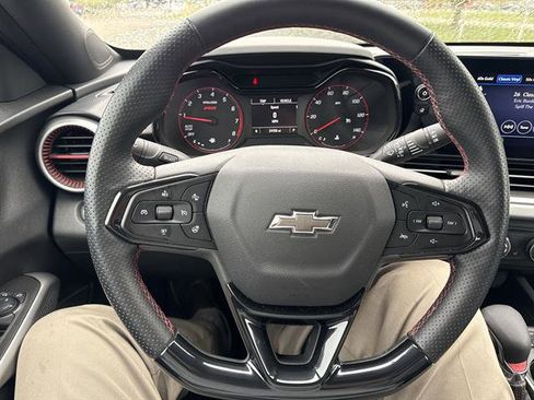 Used 2024 Chevrolet Trax RS w/ Driver Confidence Package FWD image 11