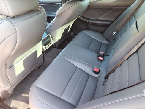Used 2024 Lexus IS 350 F Sport RWD image 31