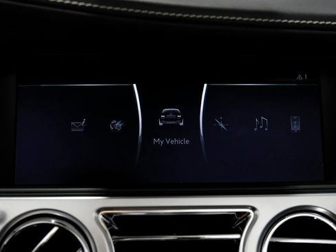 Used 2018 Rolls-Royce Dawn image 32