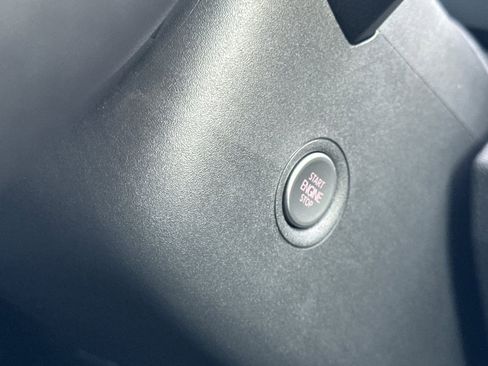 New 2025 Volkswagen ID.4 Pro image 22