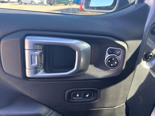 Used 2020 Jeep Gladiator Overland AWD/4WD image 16
