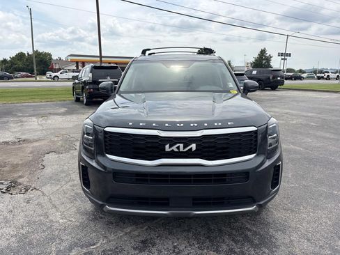 Used 2022 Kia Telluride EX w/ EX Premium Package FWD image 2