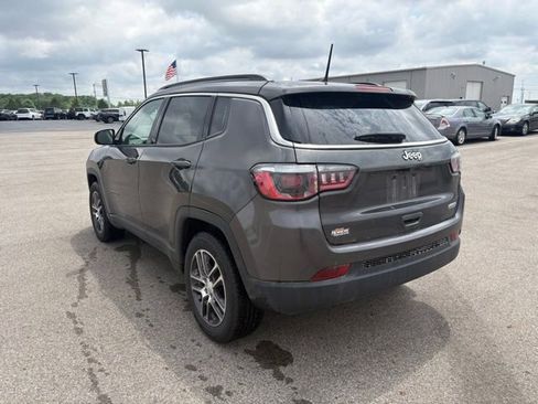 Used 2018 Jeep Compass Latitude w/ Cold Weather Group FWD image 5