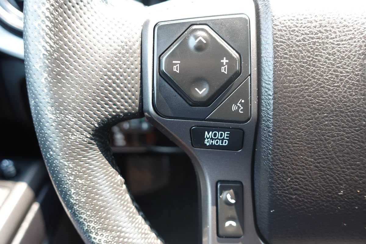 Used 2020 Toyota Tacoma TRD Off-Road AWD/4WD image 46