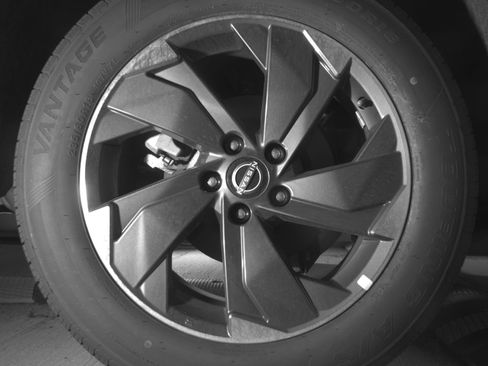 Used 2025 Nissan Rogue SV FWD image 15