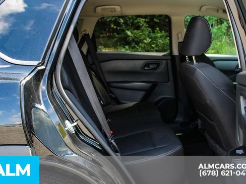 Used 2024 Nissan Rogue S AWD/4WD image 17