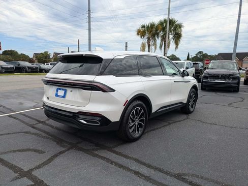 New 2026 Lincoln Nautilus Premier AWD/4WD image 4