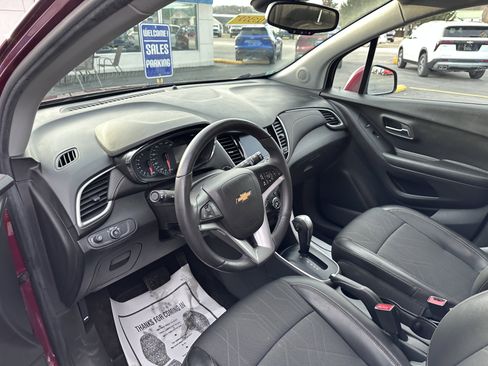 Used 2022 Chevrolet Trax LT w/ Driver Confidence Package image 13