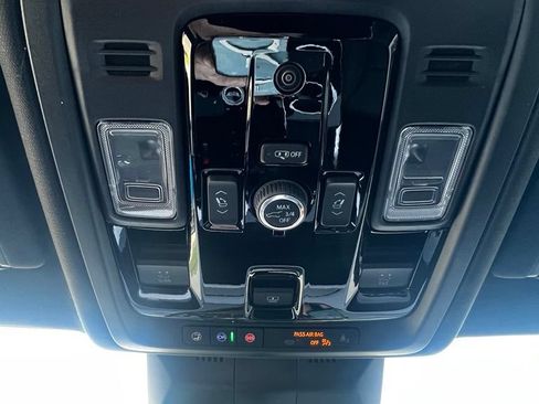 Used 2025 Cadillac Escalade Premium Luxury AWD/4WD image 11