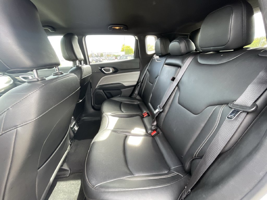 Used 2025 Jeep Compass Limited AWD/4WD image 39